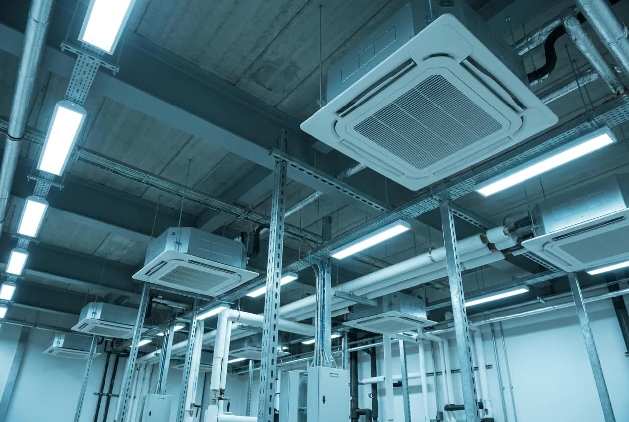 Commercial VRF air conditioning plant and indoor units